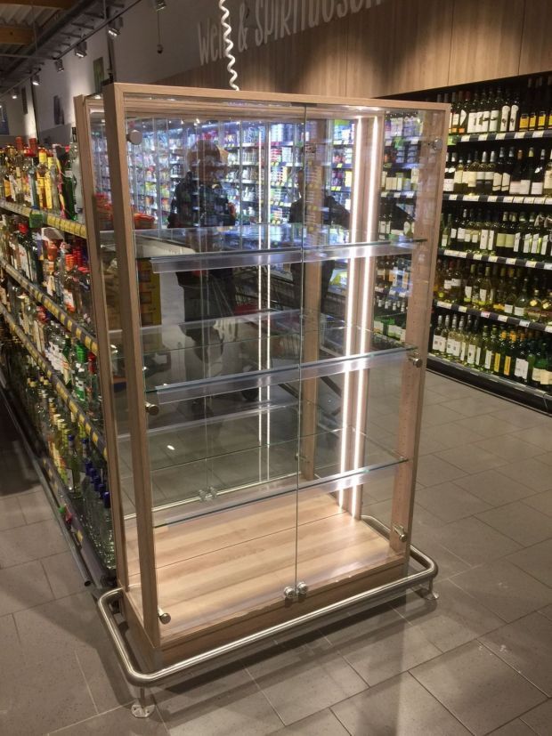 Ladeneinrichtung Spirituosen - Tischlerei Blum GmbH